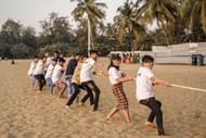 Free Fire streamers engage in a game of tug of war